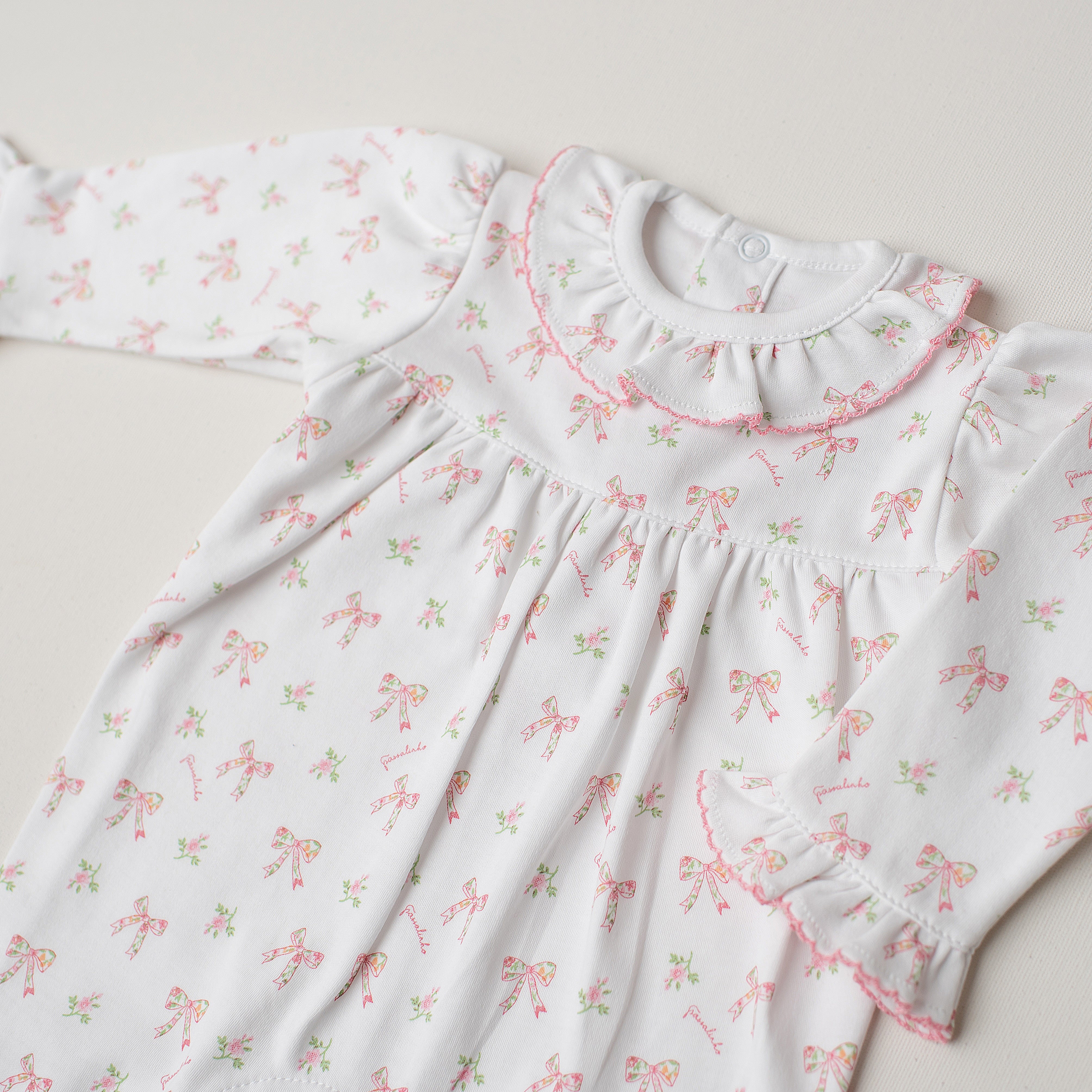 Macacão Quebra-Nozes Laços Rosa