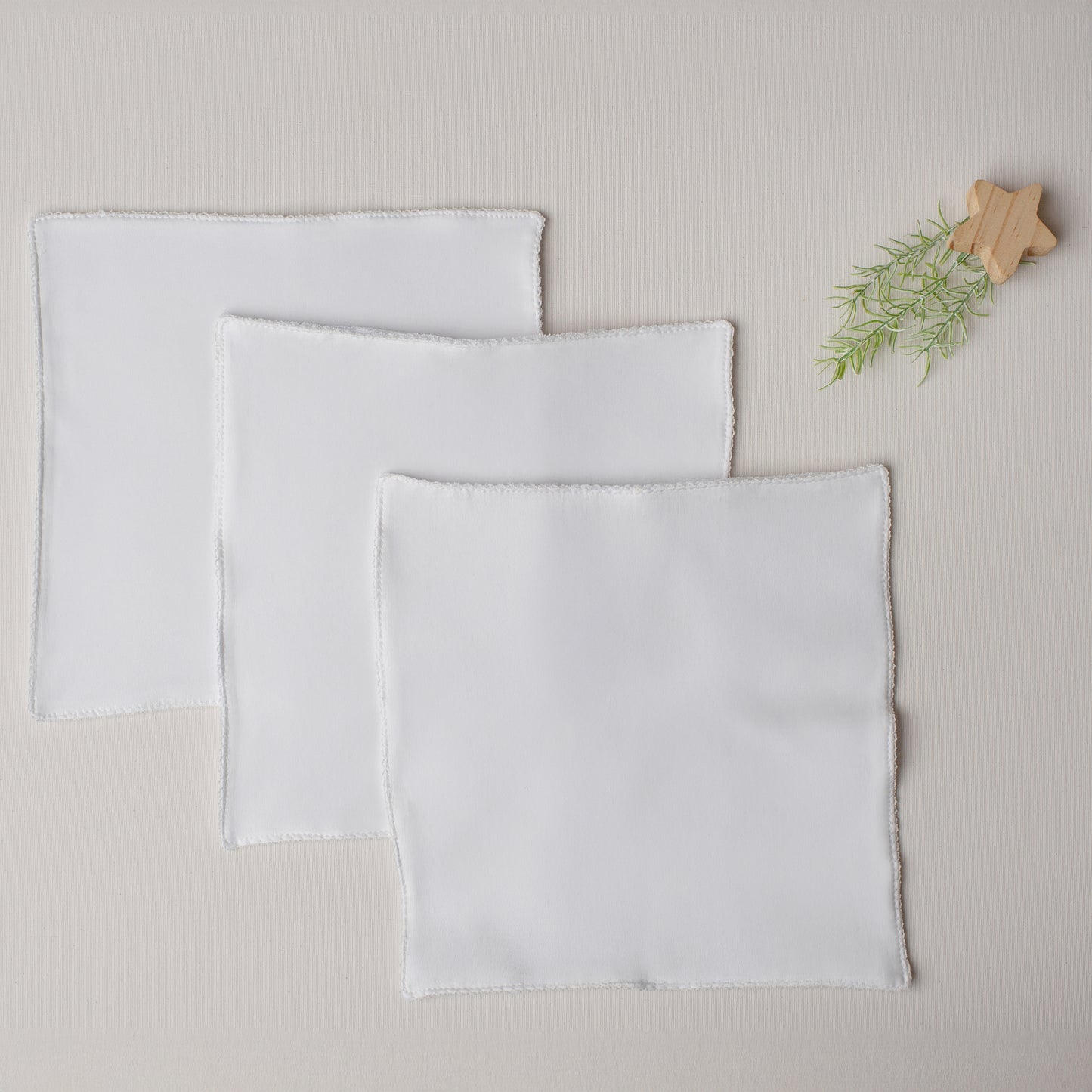 Kit: 3 Paninhos de Boca ou Bumbum Atoalhado - Detalhe Branco