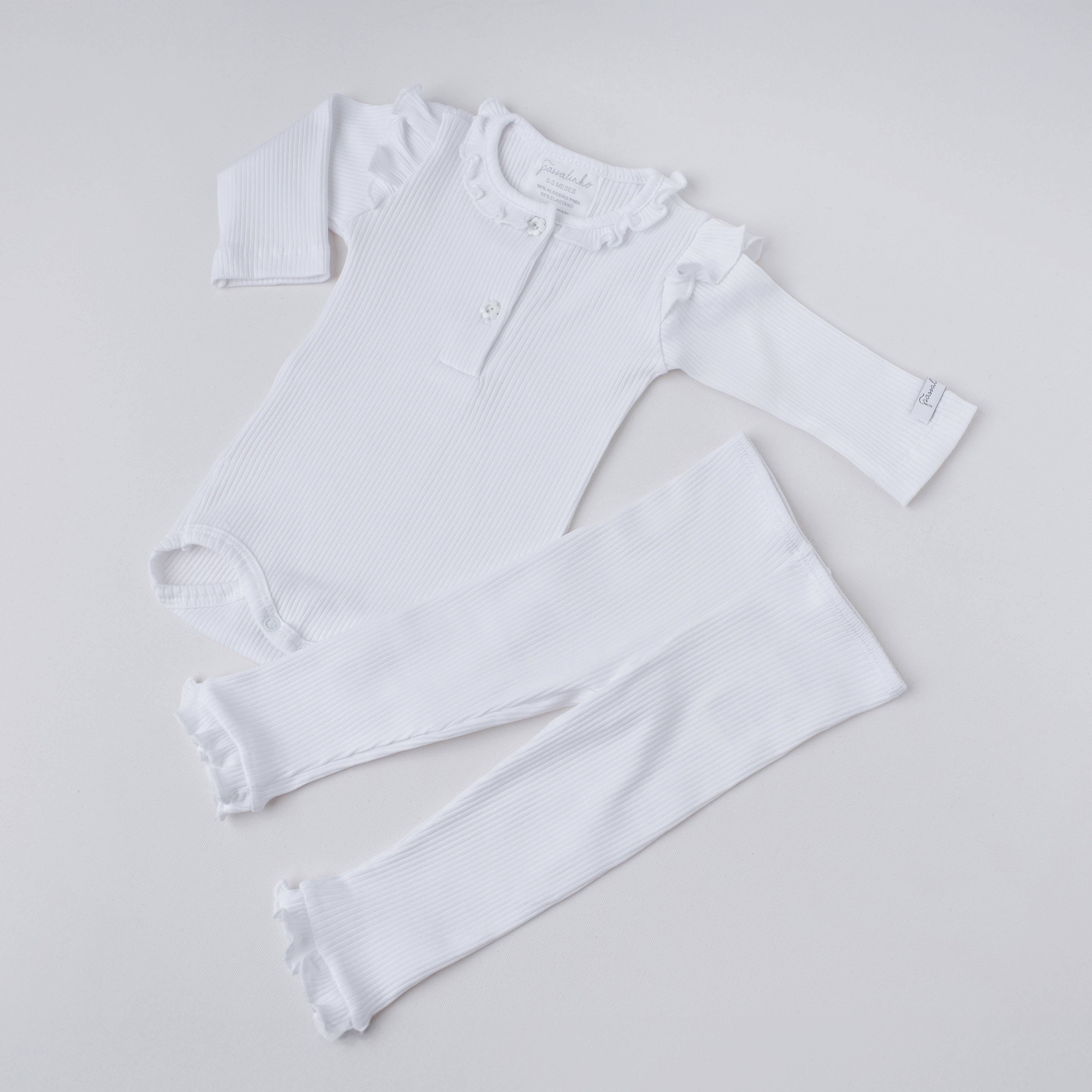Conjunto Cisne Canelado Branco