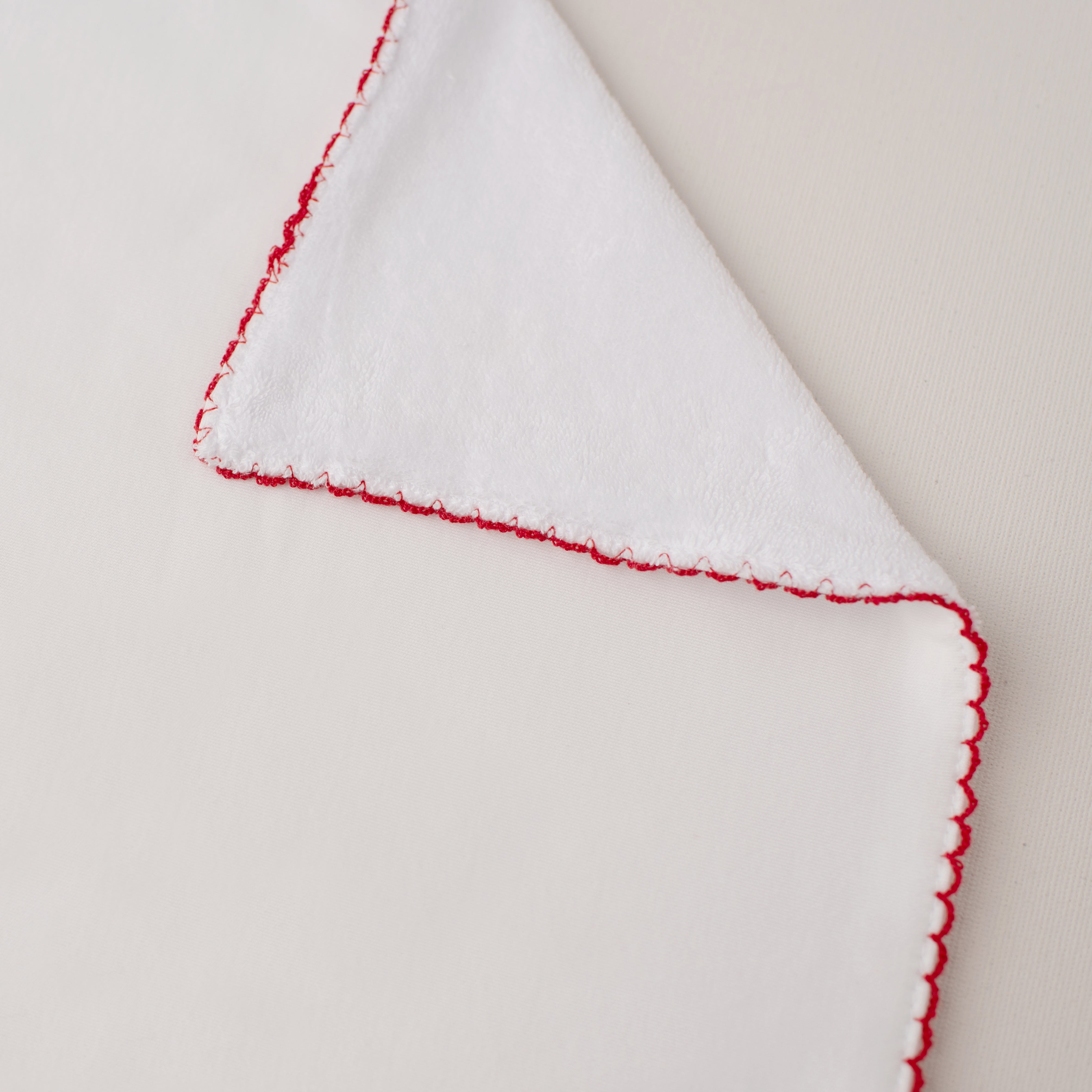 Paninho de Boca ou Bumbum Atoalhado - Detalhe Vermelho
