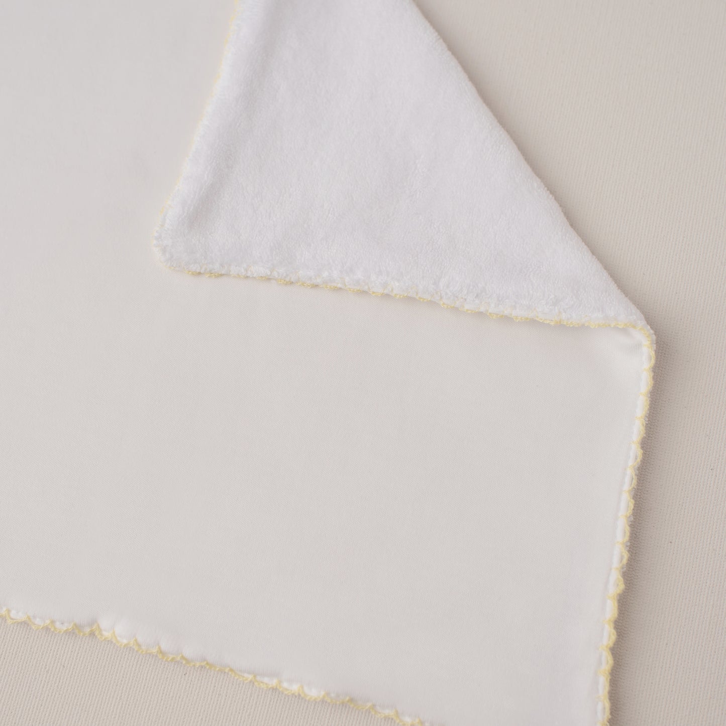 Paninho de Boca ou Bumbum Atoalhado - Detalhe Amarelo