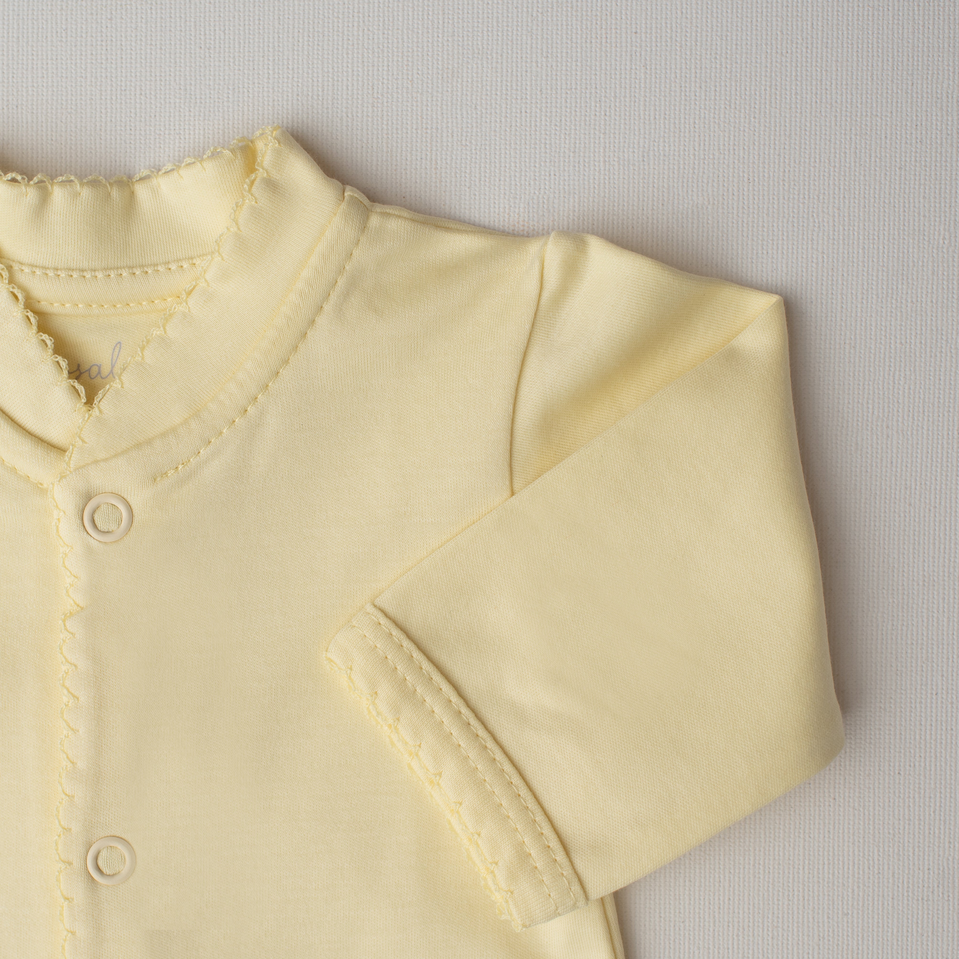 Macacão Prematuro Arara Amarelo