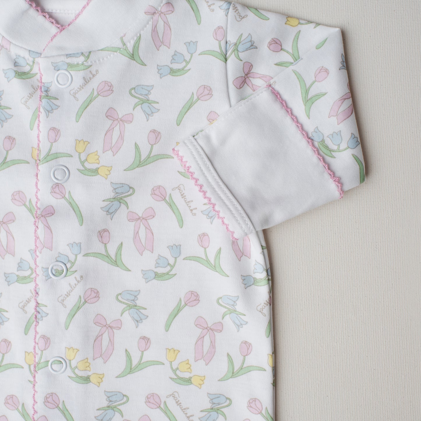 Macacão Arara Tulipas