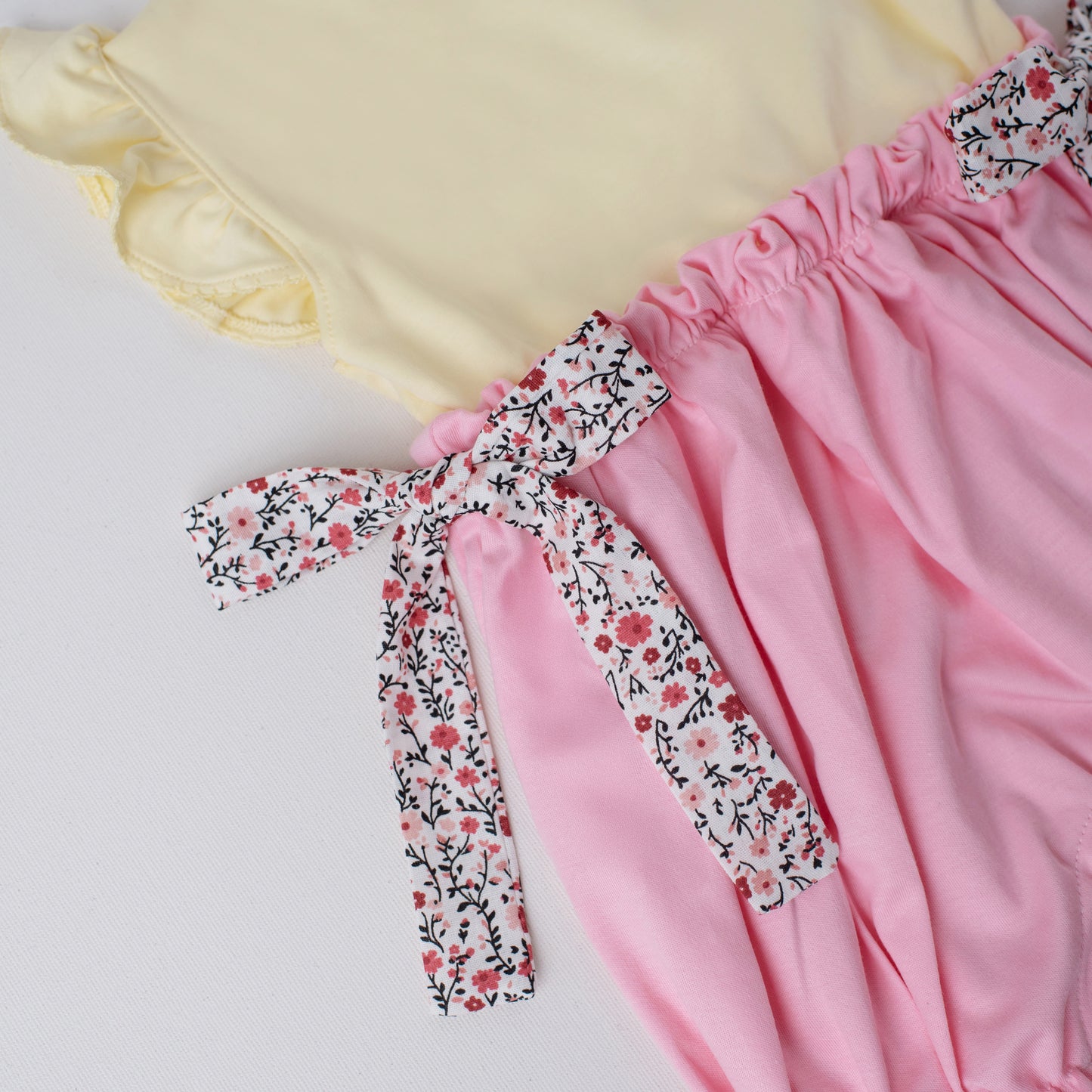 Macaquinho Canário Rosa e Amarelo