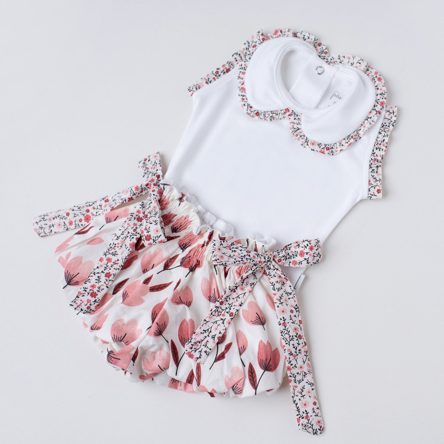 Conjunto Body e Shorts Tico Tico Rosa