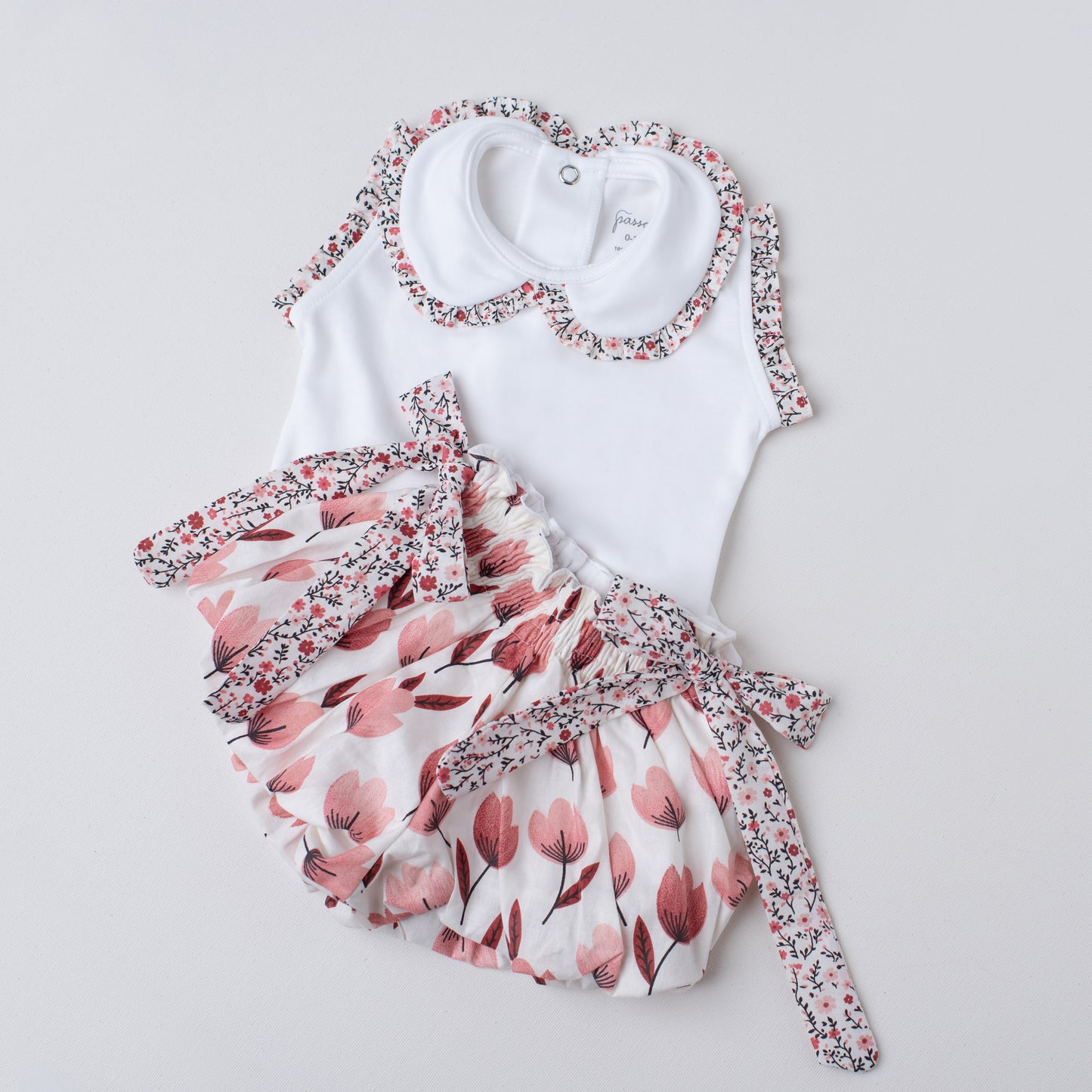 Conjunto Body e Shorts Tico Tico Rosa