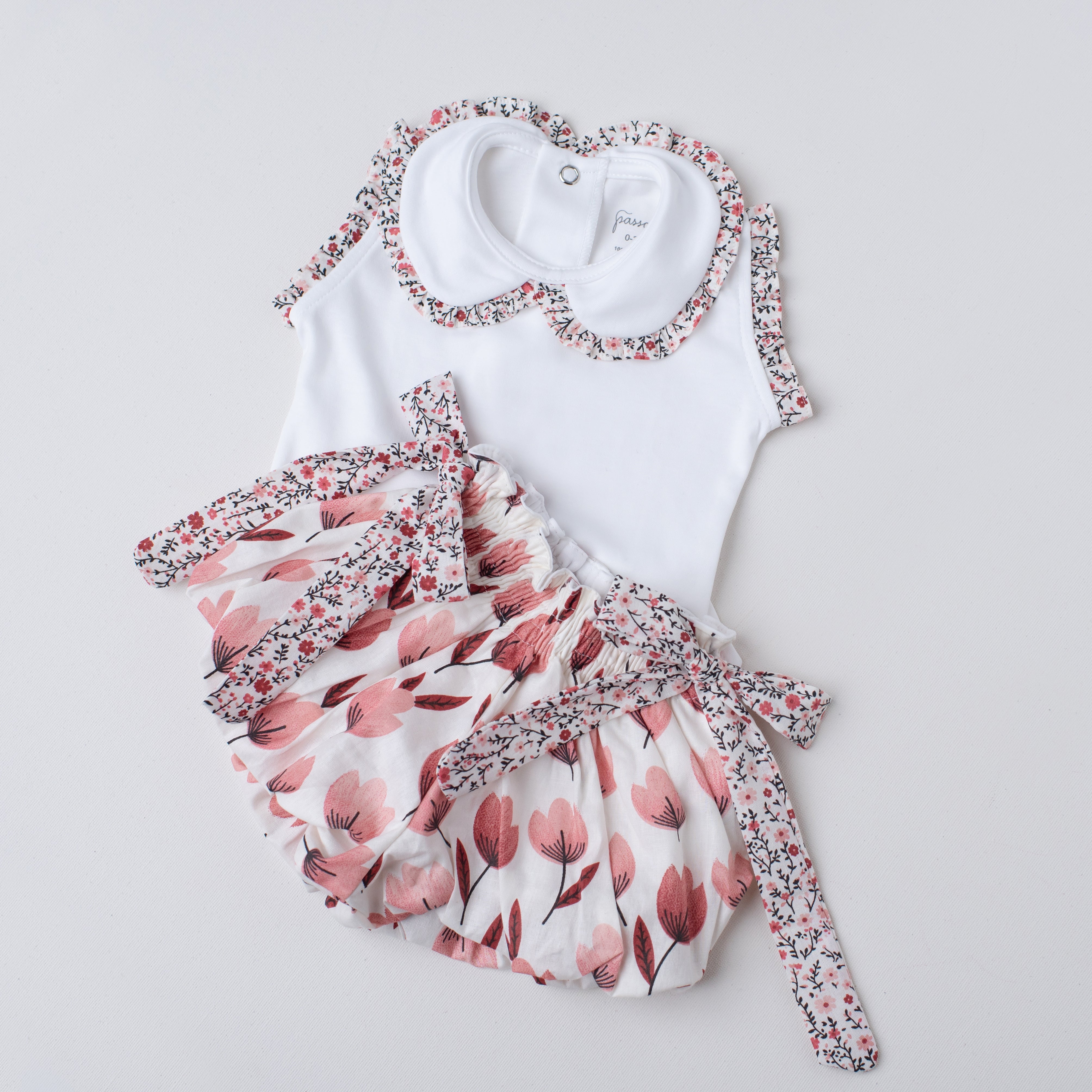 Conjunto Body e Shorts Tico Tico Rosa