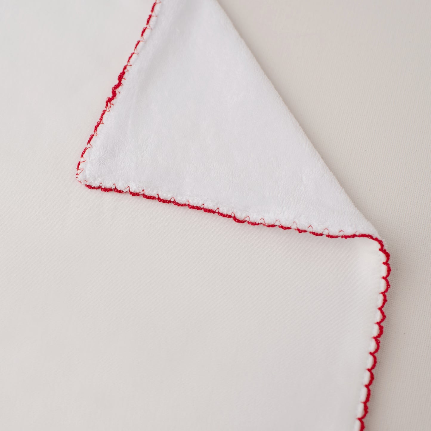Paninho de Boca ou Bumbum Atoalhado - Detalhe Vermelho