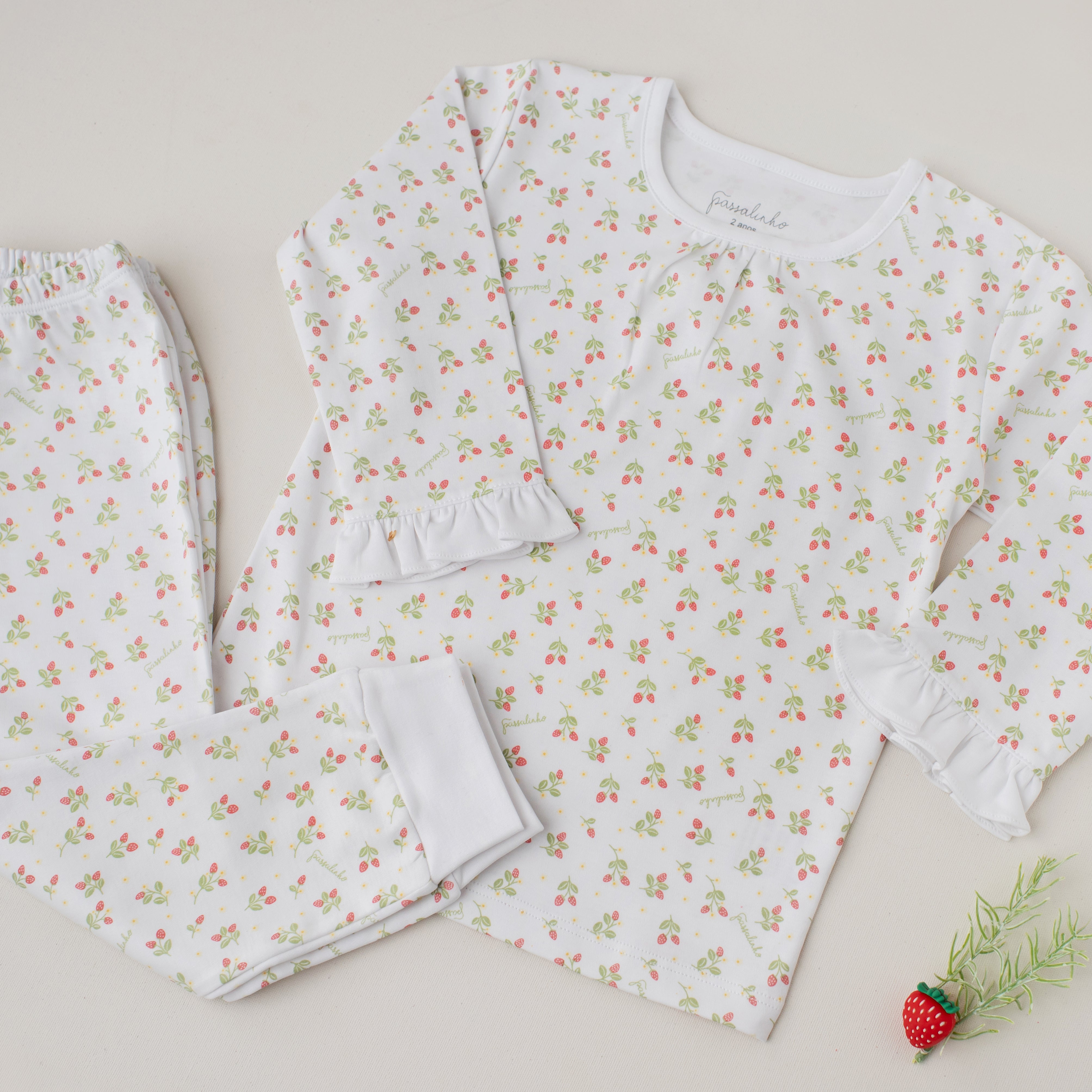 Pijama Calça e Blusa Arara Moranguinhos