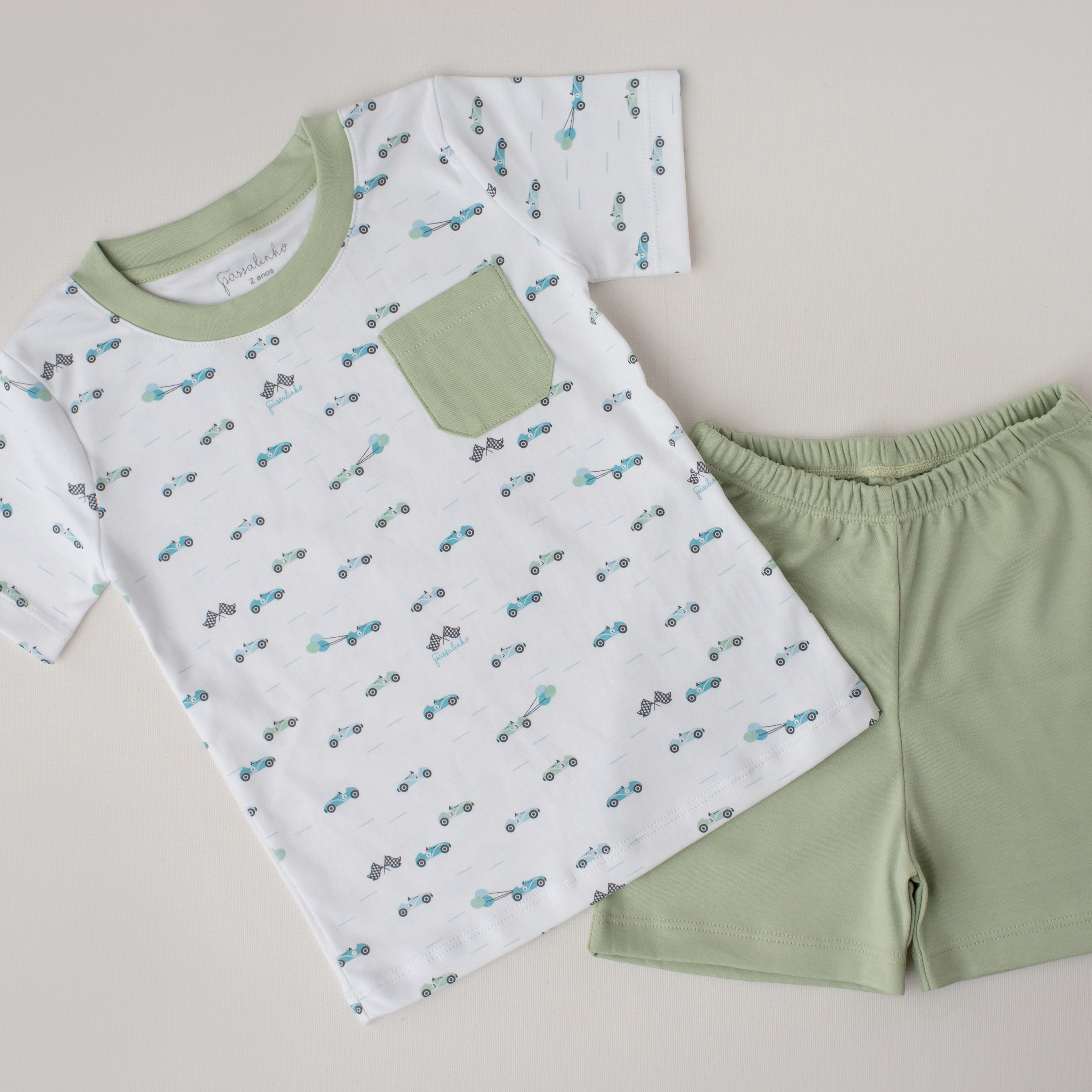 Pijama Shorts e Camiseta Canário Corrida Vintage