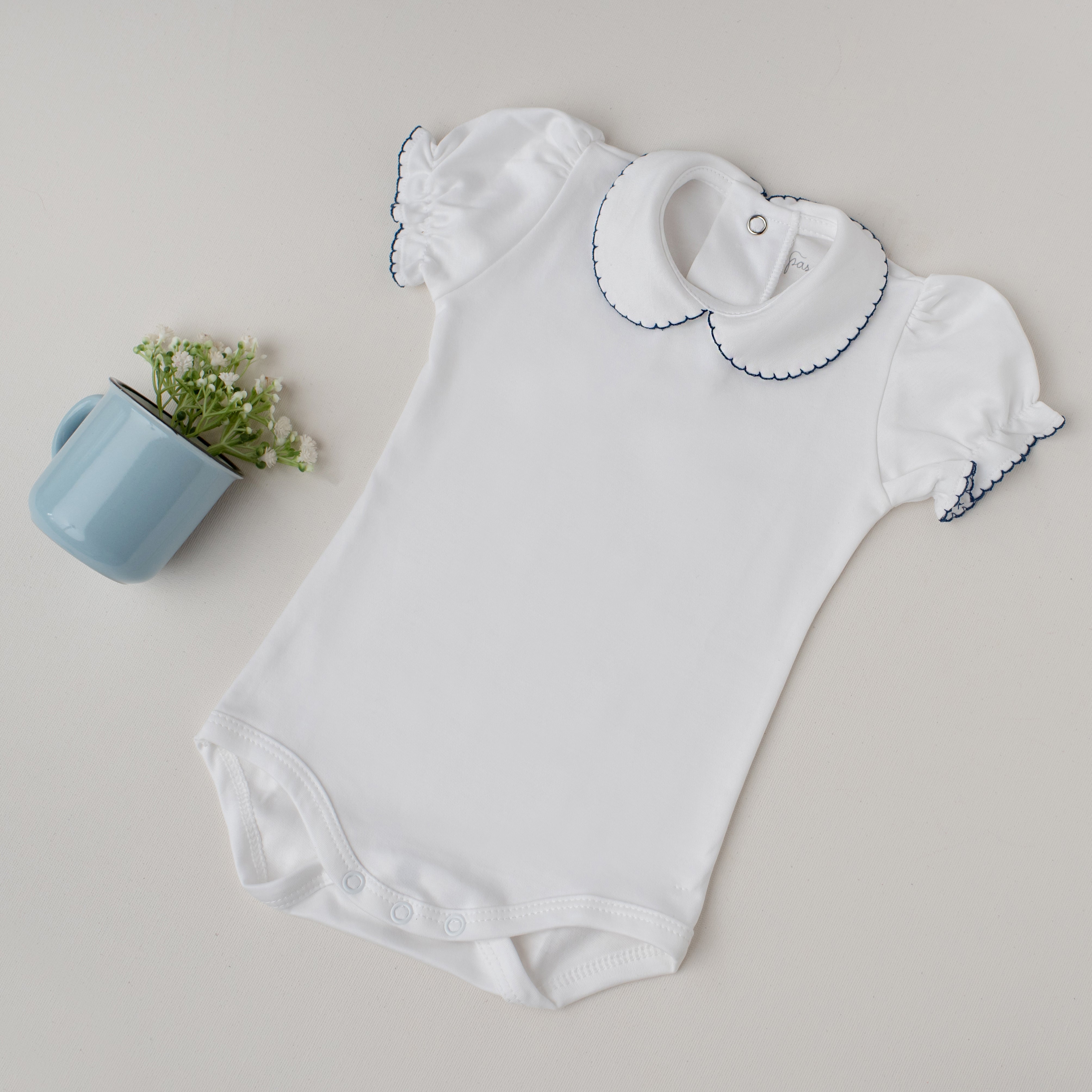 Body Garça Manga Curta Detalhe Marinho