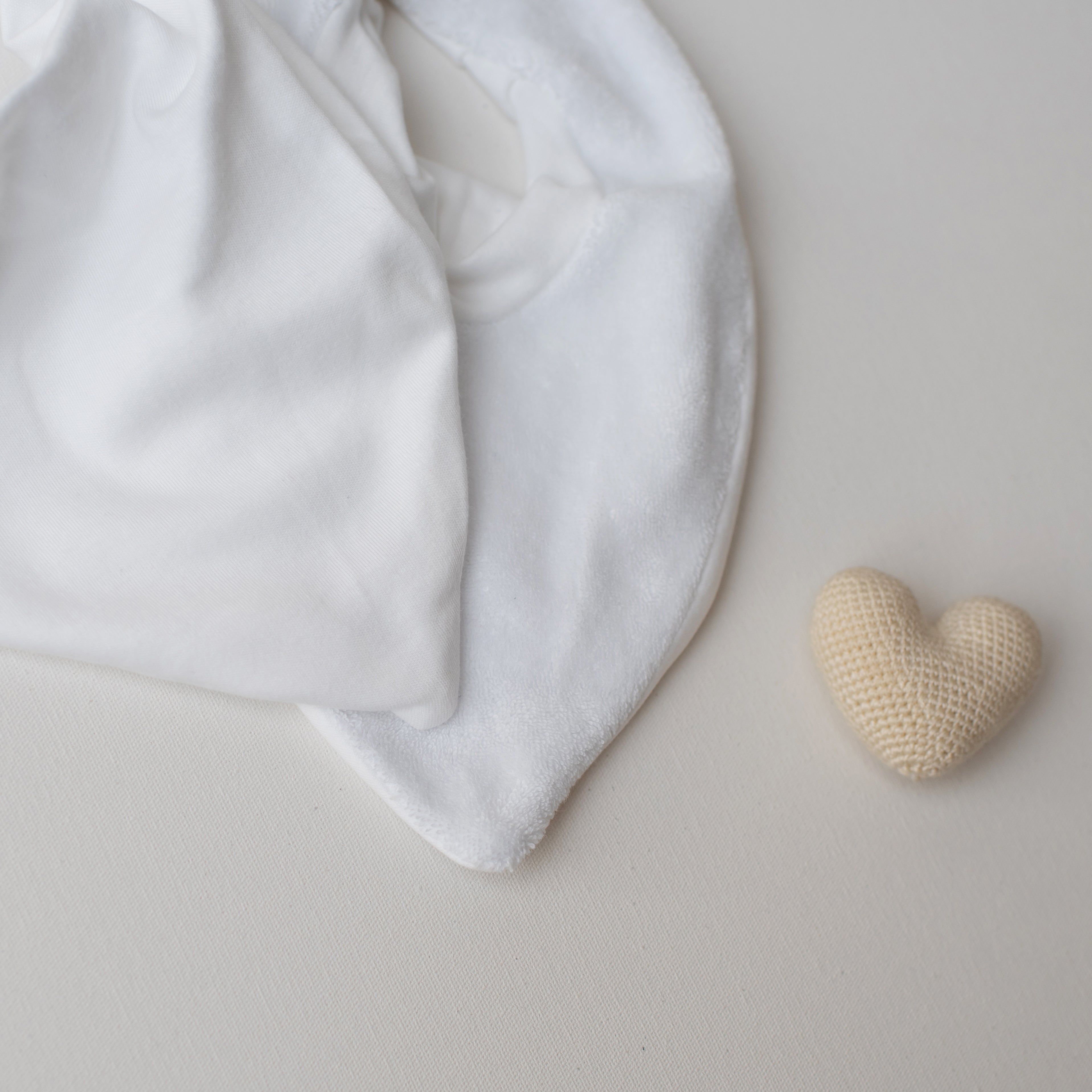 Kit: 3 Babadores Coruja Branco Pima Atoalhado