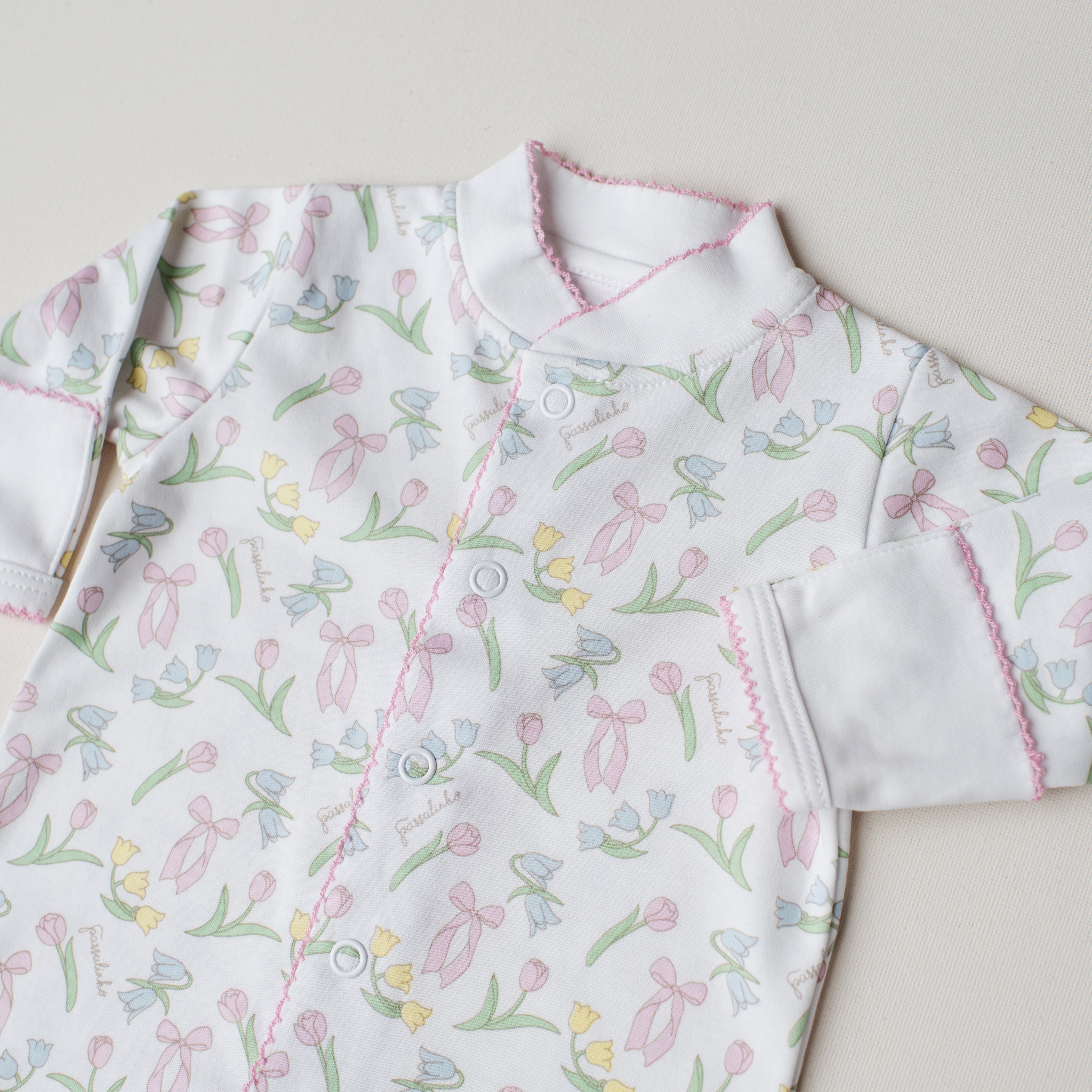 Macacão Arara Tulipas