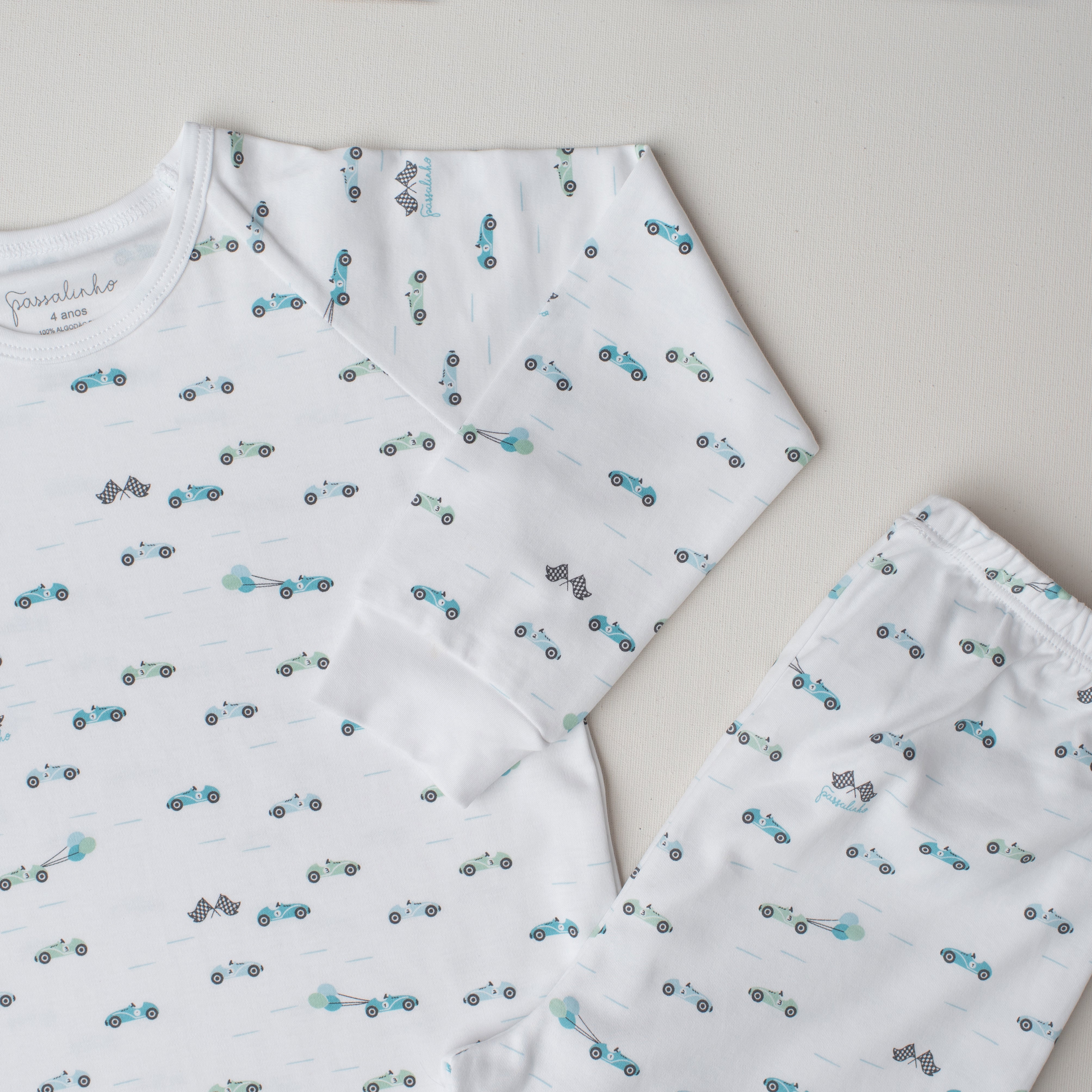 Pijama Calça e Blusa Arara Corrida Vintage