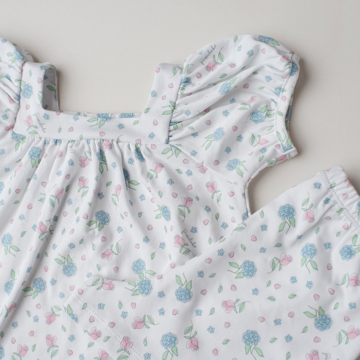 Pijama Shorts e Bata Canário Hortênsias