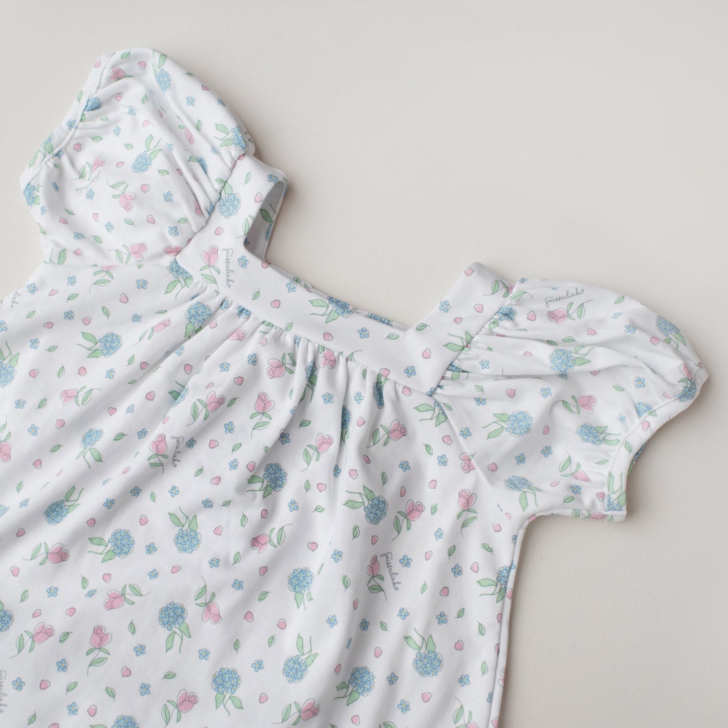 Pijama Shorts e Bata Canário Hortênsias