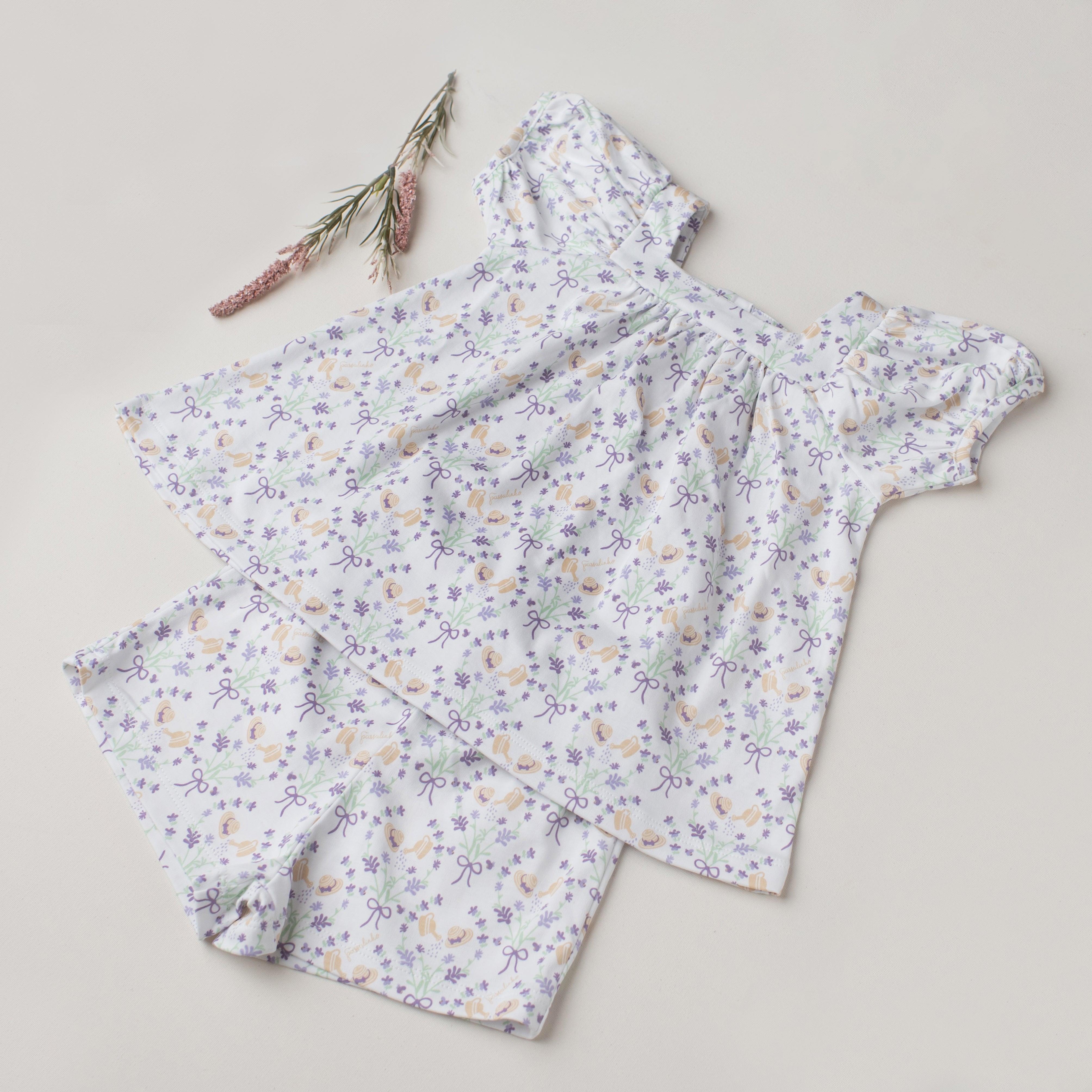 Pijama Shorts e Bata Canário Campo de Lavanda