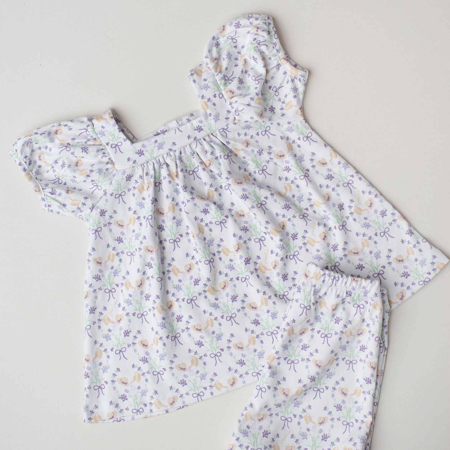 Pijama Shorts e Bata Canário Campo de Lavanda