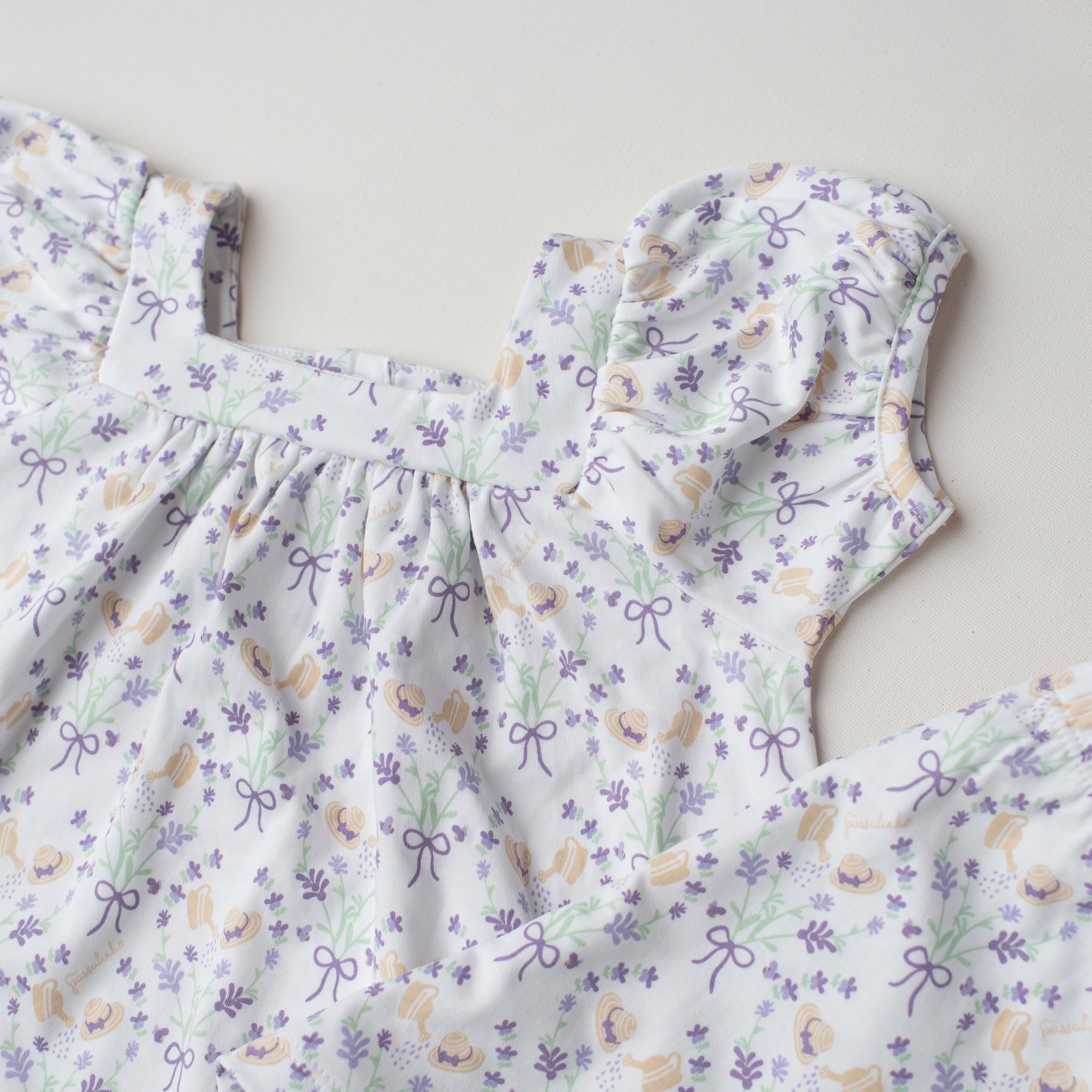 Pijama Shorts e Bata Canário Campo de Lavanda